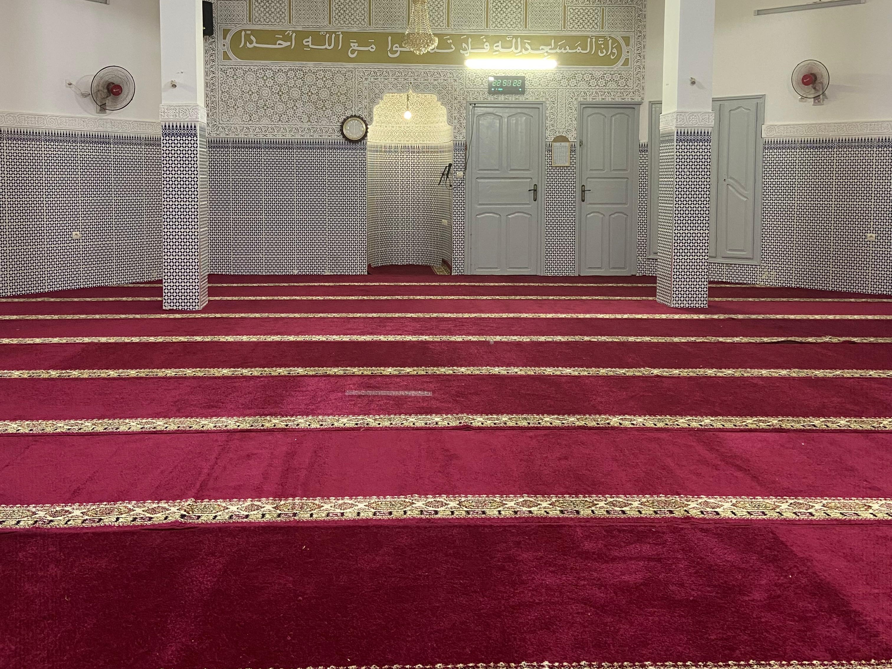 تفريش وتجهيز مسجد